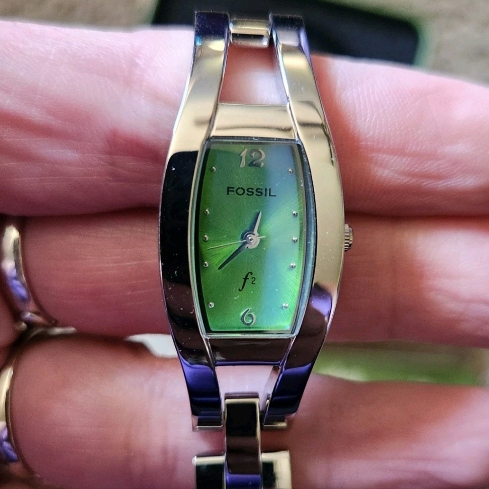 NEW VINTAGE Y2K Fossil Women's Watch with Instruction Manual and Tin
